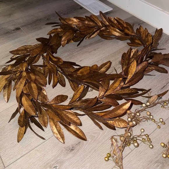 LCopper Laurel Leaf Garland with Gold Beaded Garland – Elegant Holiday Décor - Picture 7 of 8